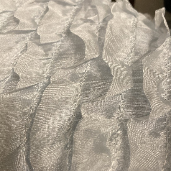 Beulah ruffled blouse NOTE missing button size one - Picture 9 of 13